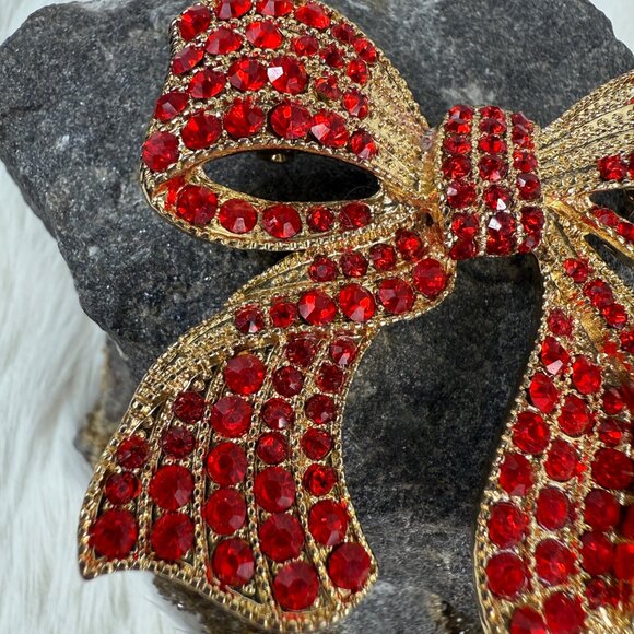 80s MONET Signed Large Gold and Ruby Red Rhinestone Ribbon Bow Sparkling Brooch - Picture 3 of 9